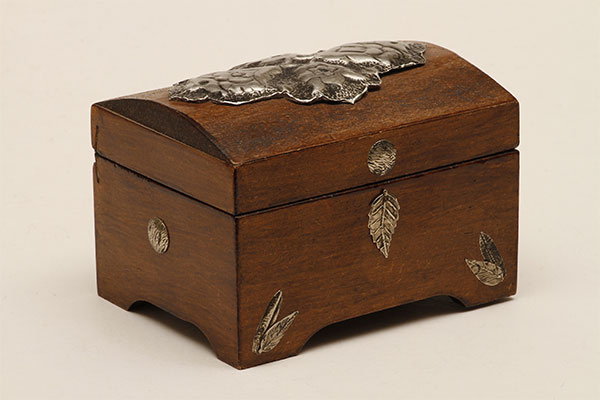 antique jewellery boxes by the old jewellery box shop
