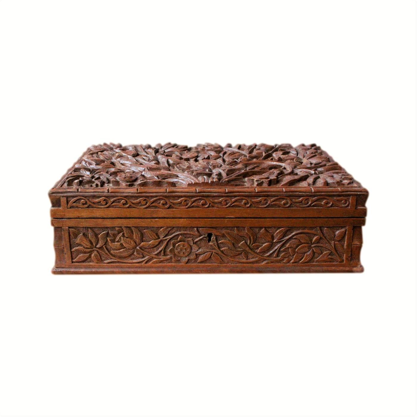 Vintage Refurbished Kashmir Carved Walnut Jewellery Box