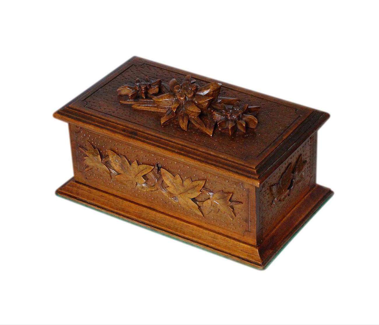 Stunning Carved Black Forest Vintage Jewellery Box JB436